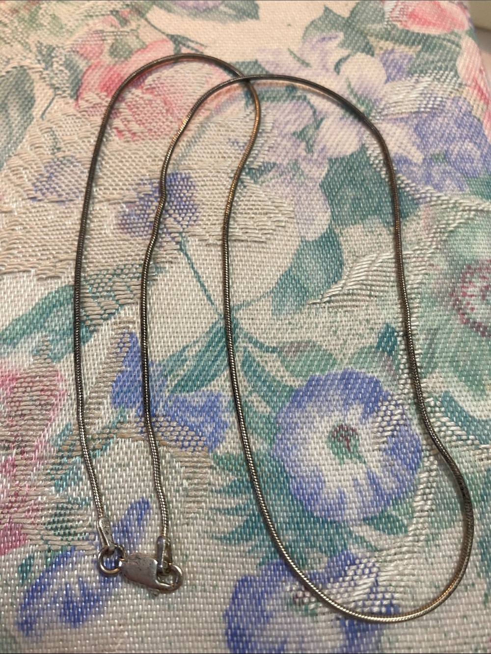 18 inch Italian .925 sterling silver necklace (4.2g)